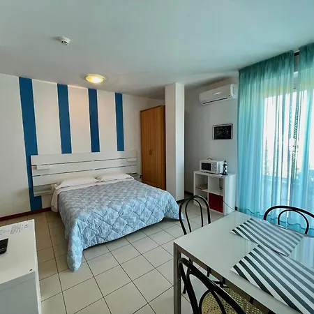 Azzurra Lejlighedshotel 3*