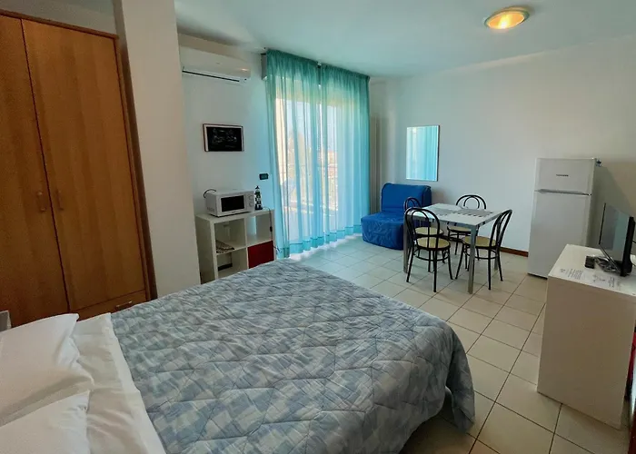Apart Otel Azzurra 4*