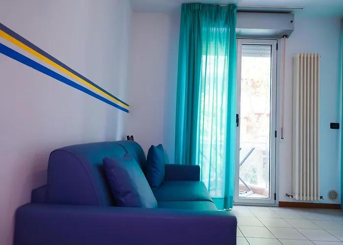 Azzurra 4*