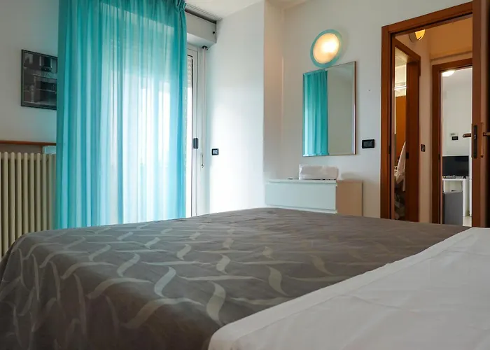 Azzurra רימיני