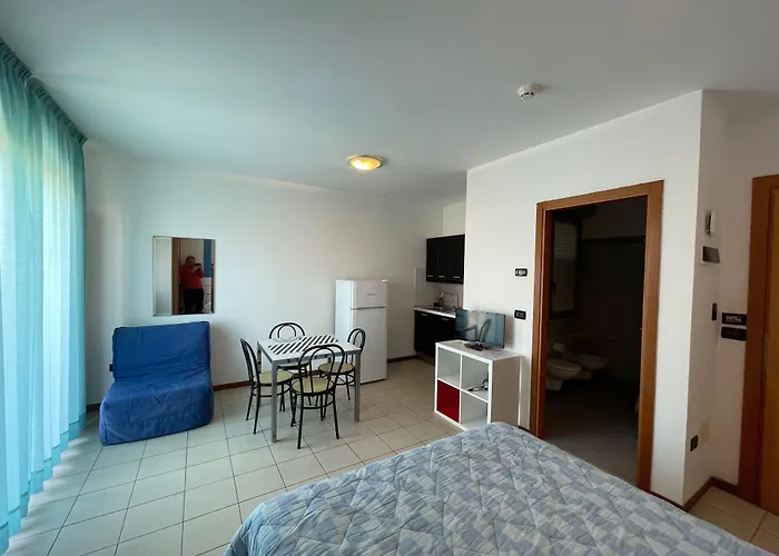 Apart Otel Azzurra 4*