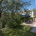 Azzurra 4*