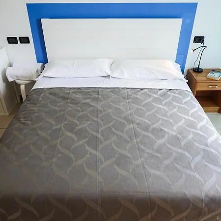 Azzurra Apart Otel