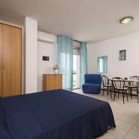 Apart-hotel Azzurra 4*