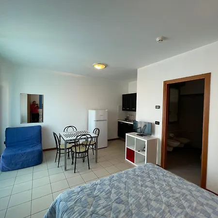 Aparthotel Azzurra 4*