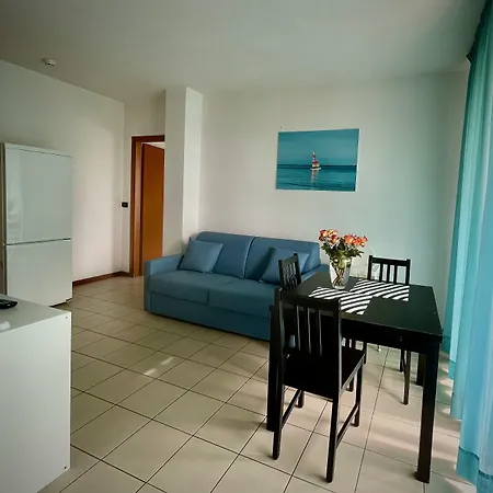 Lejlighedshotel Azzurra 4*