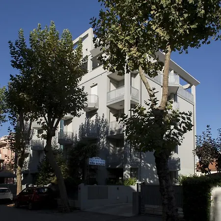 Azzurra Ξενοδοχείο με διαμερίσματα 4*