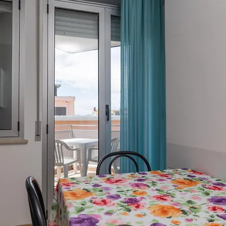 Azzurra Apartahotel 4*