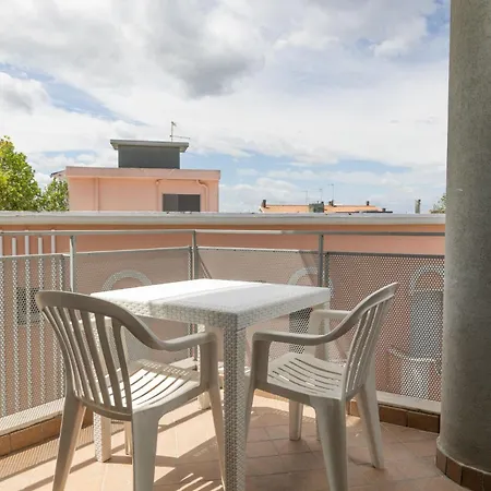 Azzurra Apartahotel 4*