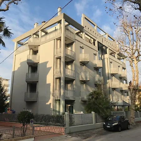 Azzurra 4*