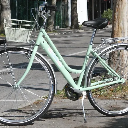 Lägenhetshotell Azzurra 3*