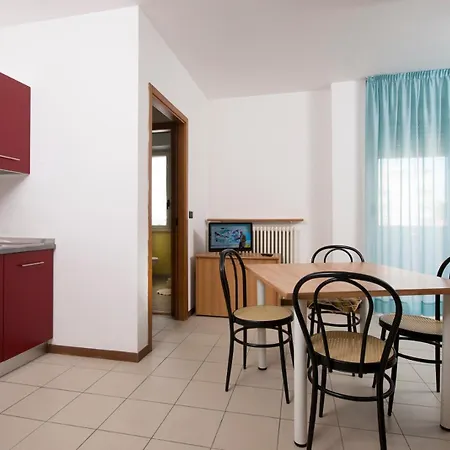 阿苏拉住宅别墅 4*